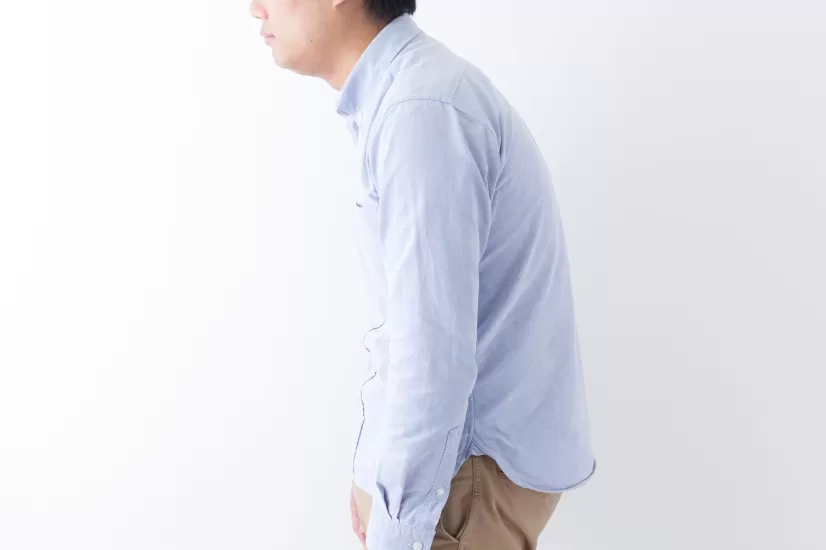 猫背が引き起こす体の不調とは？運動療法で整える全身バランス