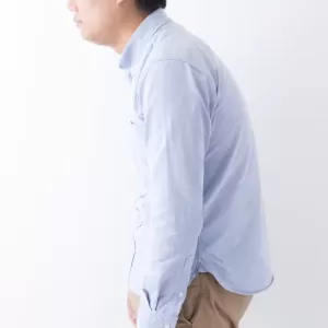 猫背が引き起こす体の不調とは？運動療法で整える全身バランス｜新百合ヶ丘 メディカルコンディショニングサロン匠のサムネイル